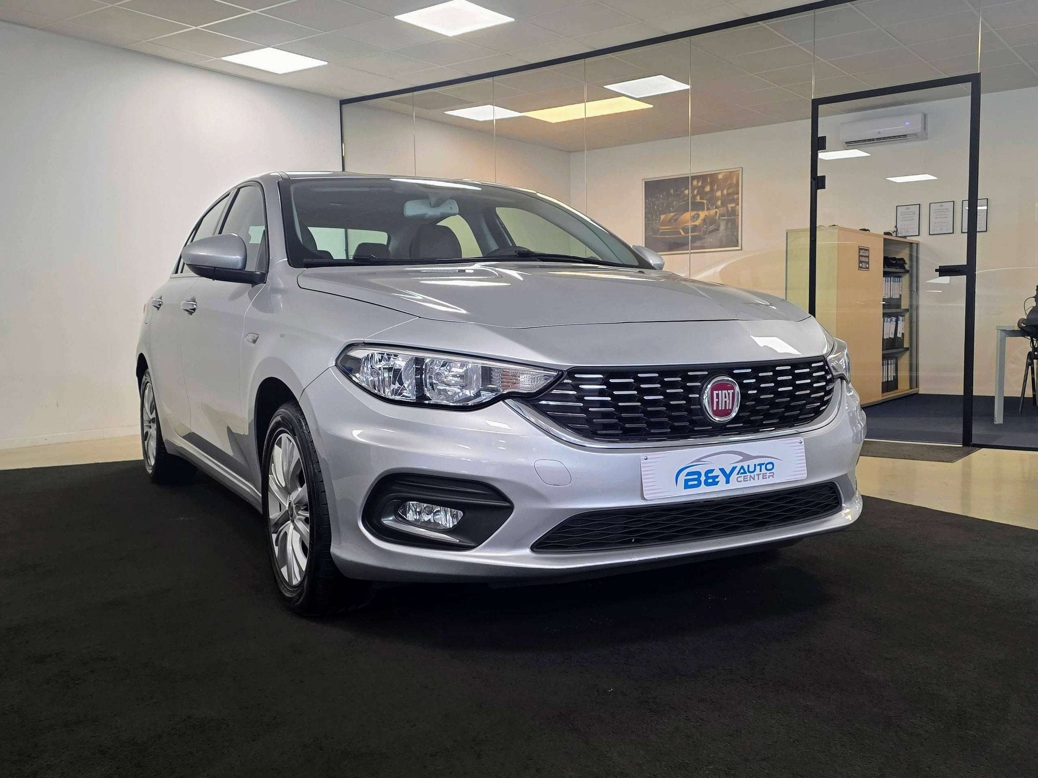 Fiat Tipo Tipo 1.6 D Euro6 Lounge Business / Camera / Navi, Voorwielaandrijving, 4 deurs, Gebruikt, 4 cilinders