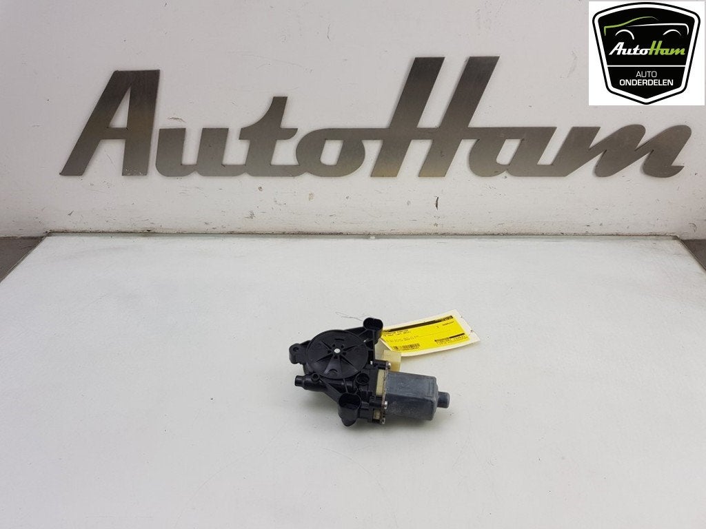 MOTEUR LEVE VITRE ELECTRIQUE Golf VII Variant (AUVV), Robert Bosch AG, Volkswagen, Utilisé, Robert-Bosch-Allee 1
74232  Abstatt, DE