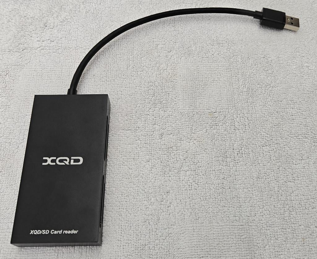 XQD card reader, Computers en Software, Geheugenkaartlezers, Ophalen of Verzenden, Zo goed als nieuw