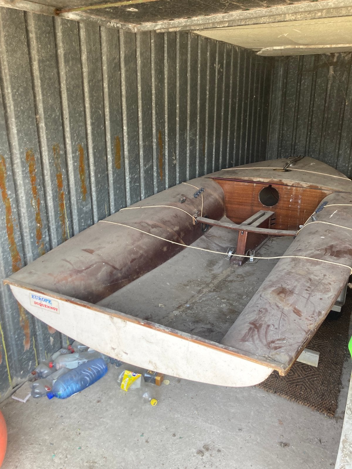 Trailer met houten bootje voor knutselaar, Ophalen, Gebruikt, Zeilboot of Motorboot