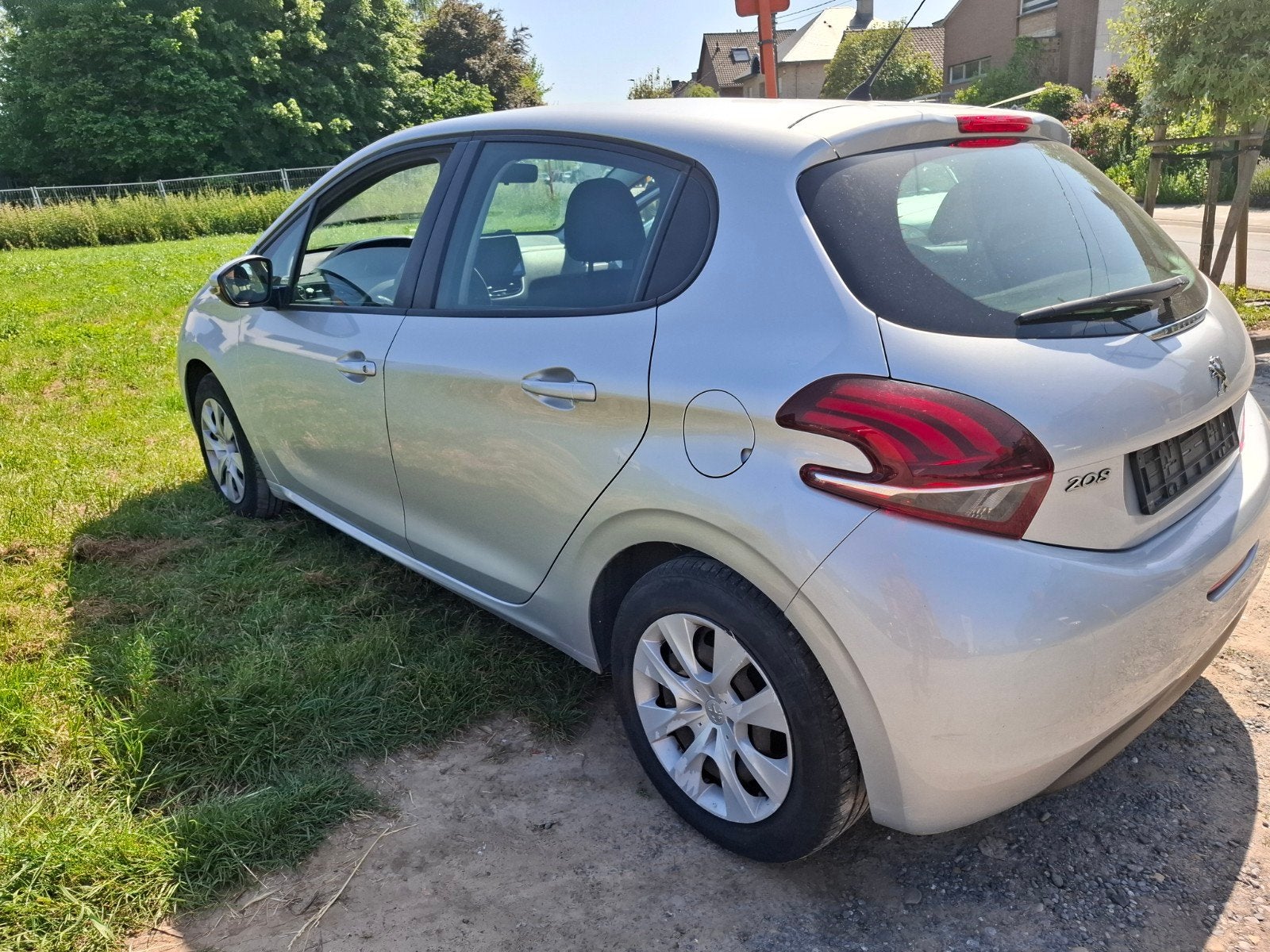 PEUGEOT 208 1.6 hdi 2016 eur 6b, Autos, Argent ou Gris, Achat, Euro 6, Entreprise
