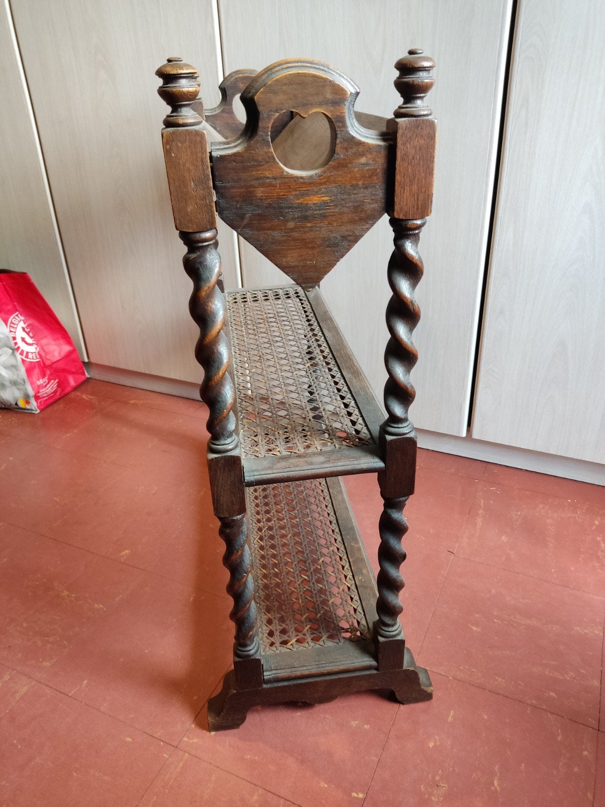 Oud kastje, Ophalen