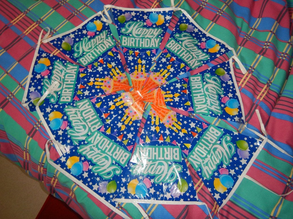 9 " HAPPY BIRTHDAY " vlaggen 3.50 m., Diversen, Ophalen of Verzenden, Zo goed als nieuw