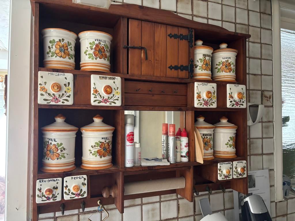 Oude kruidenkast, Ophalen