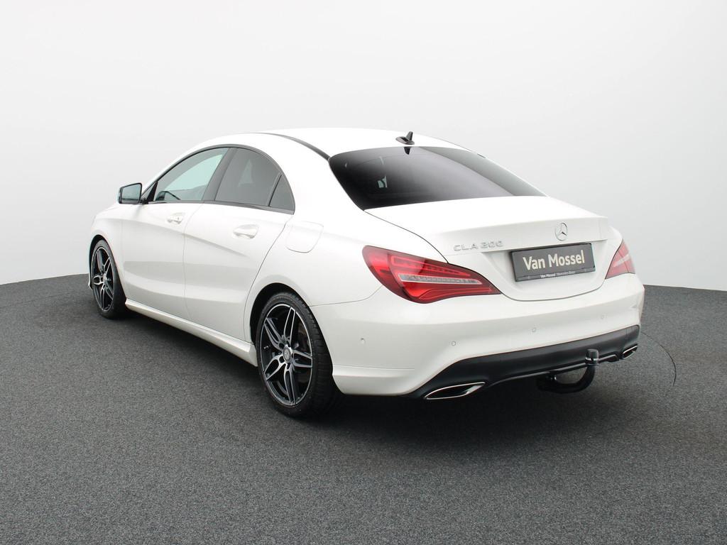 Mercedes-Benz CLA 200 Coupé + LEDER + CARPLAY + NIGHTPAKKET, Auto's, Stof, Gebruikt, 4 cilinders, 1600 cc