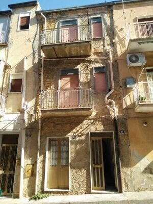 Grande maison ,Cadastre/Urbanisme conformes,à rénover, Immo, Village, Maison d'habitation, 185 m², Villarosa
