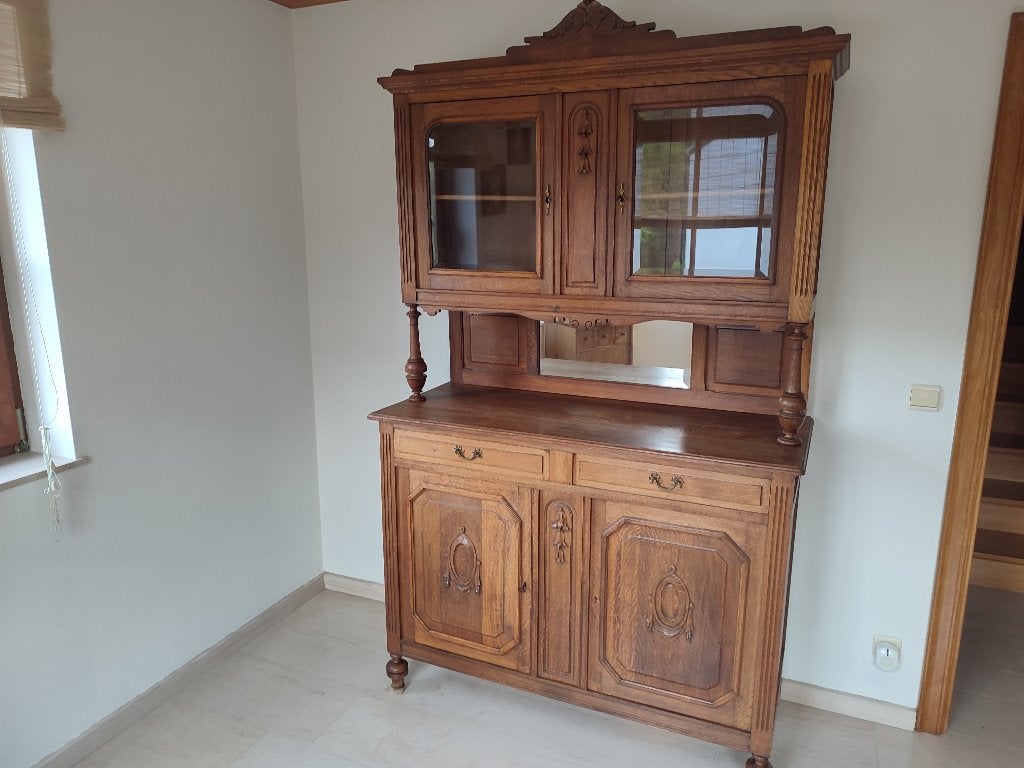 Buffet deux corps ancien en chêne massif – vitrine et miroir, Enlèvement, Comme neuf, Chêne, Avec tiroir(s)