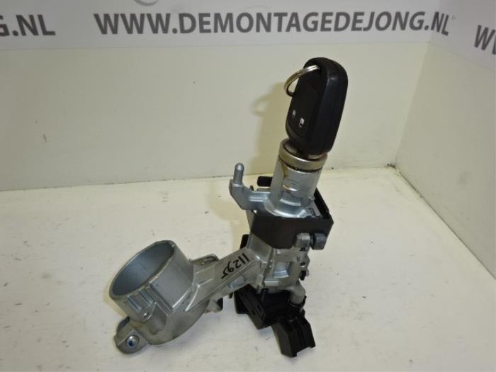 Serrure de contact + clé d'un Opel Meriva, -, Opel, 3 mois de garantie, Utilisé