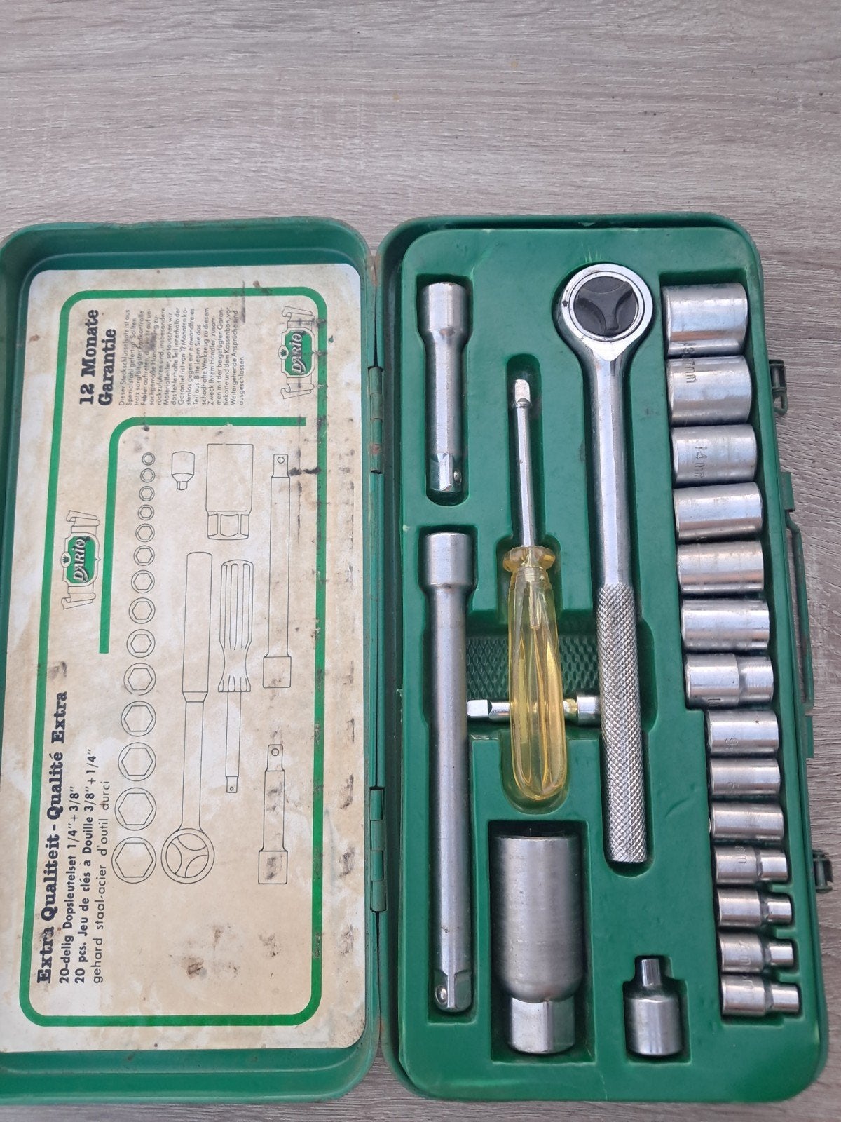 Coffret de clés à douilles et cliquet DARIO – Vintage (20 pi, Enlèvement