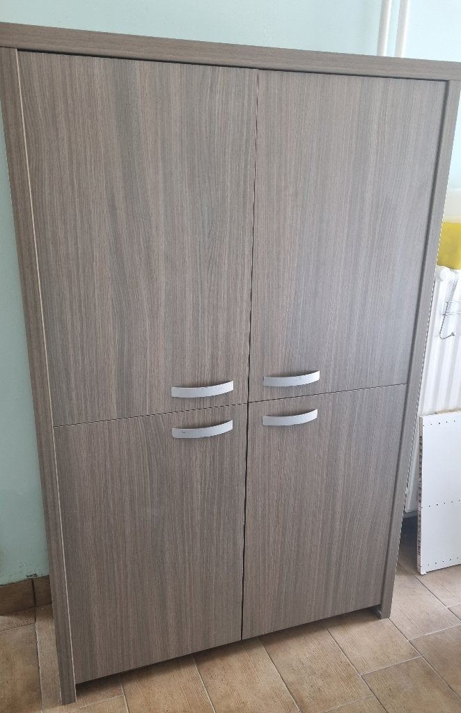 Kast, Ophalen, 100 tot 150 cm, 150 tot 200 cm, 25 tot 50 cm