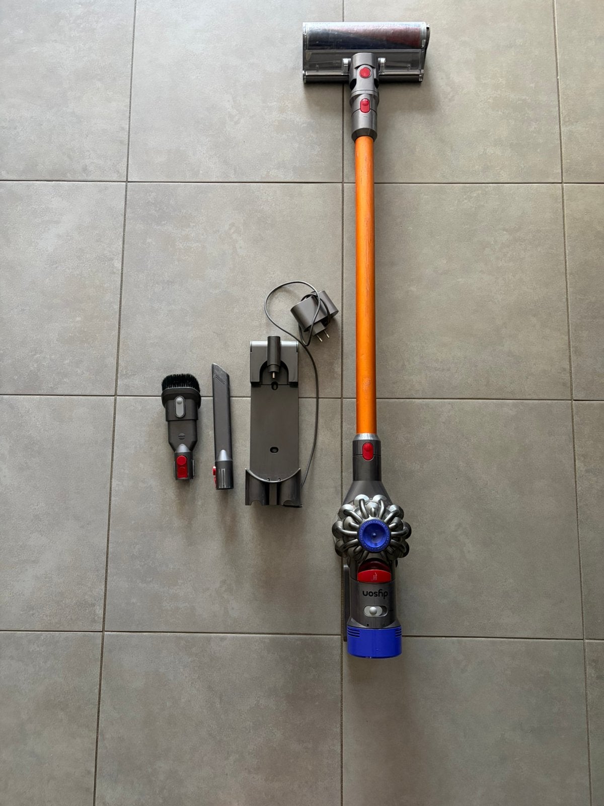Dyson V8 Absolute – Nieuwe batterij vereist, Elektronische apparatuur, Gebruikt, Ophalen of Verzenden, Dyson, Geschikt voor harde vloeren