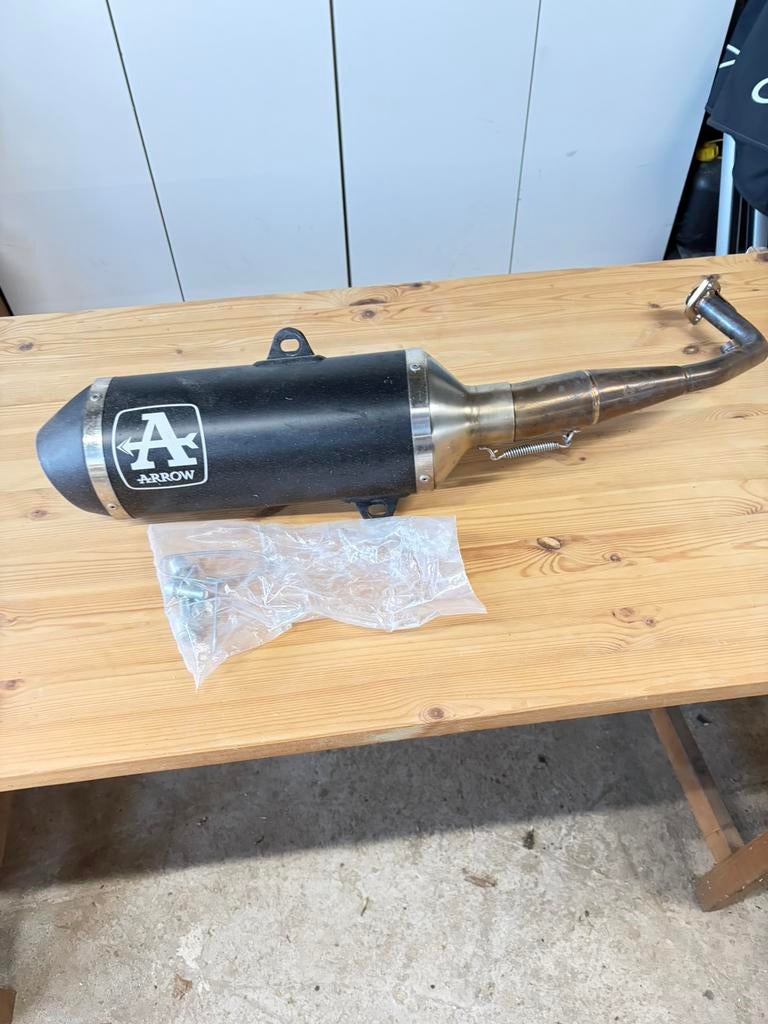 Kymco x Town Arrow uitlaat, Enlèvement, Utilisé