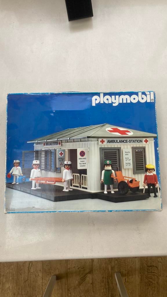 Playmobil Ambulance Station. Complet., Enfants & Bébés, Enlèvement, Utilisé, Ensemble complet