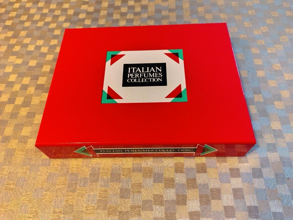 Miniatuur parfum flesjes Geschenkdoos, Verzamelen, Ophalen, Zo goed als nieuw, Miniatuur