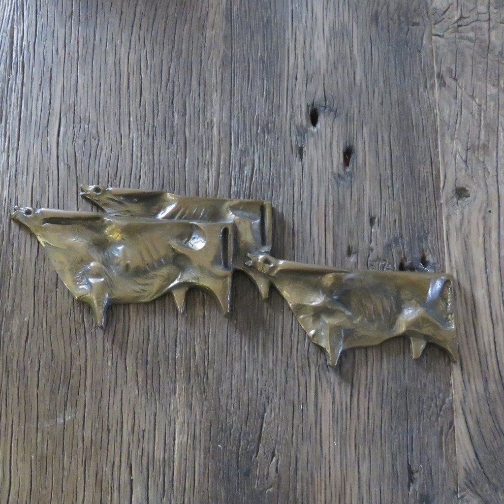 Sculpture murale brutaliste en bronze avec des taureaux, Enlèvement ou Envoi