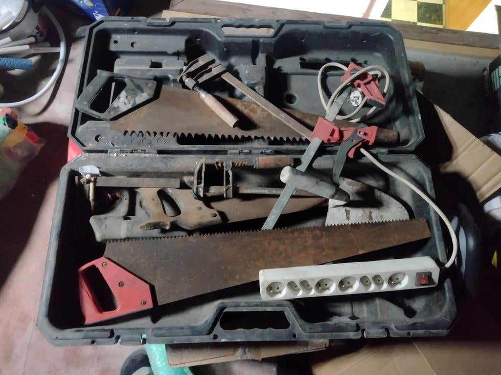 Outils avec boîte, Enlèvement