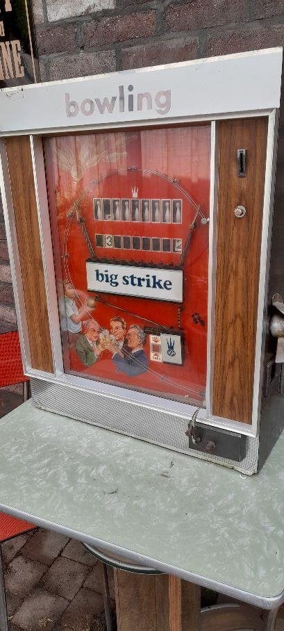 alle neune big strike speelautomaat, Overige munten, Ophalen, Gebruikt, Met sleutels