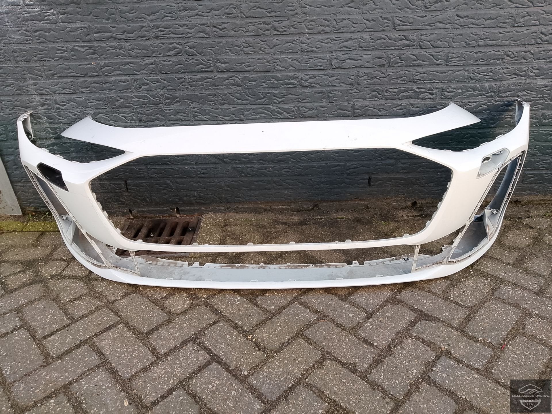 Audi Q5 8B S-Line 2024+ Voorbumper Bumper 6xPDC KLS Originee, Auto-onderdelen, Gebruikt, AUDI AG, Auto-Union-Strasse 1
85045  Ingolstadt, DE