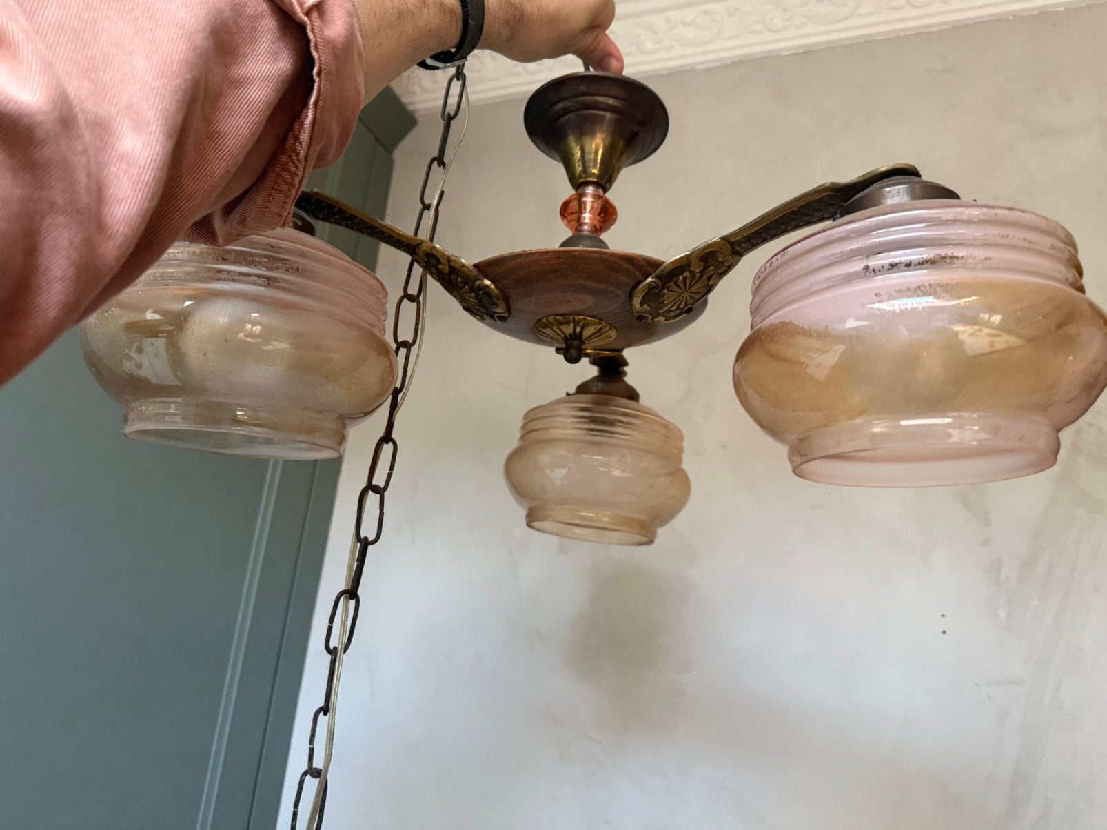 Art deco hanglamp glas brons hout roze, Antiek en Kunst, Ophalen
