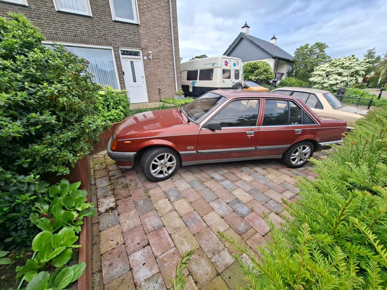 Opel Rekord 2.0E à 5 vitesses hors taxes, Autos, Rouge, Achat, 4 portes, Boîte manuelle
