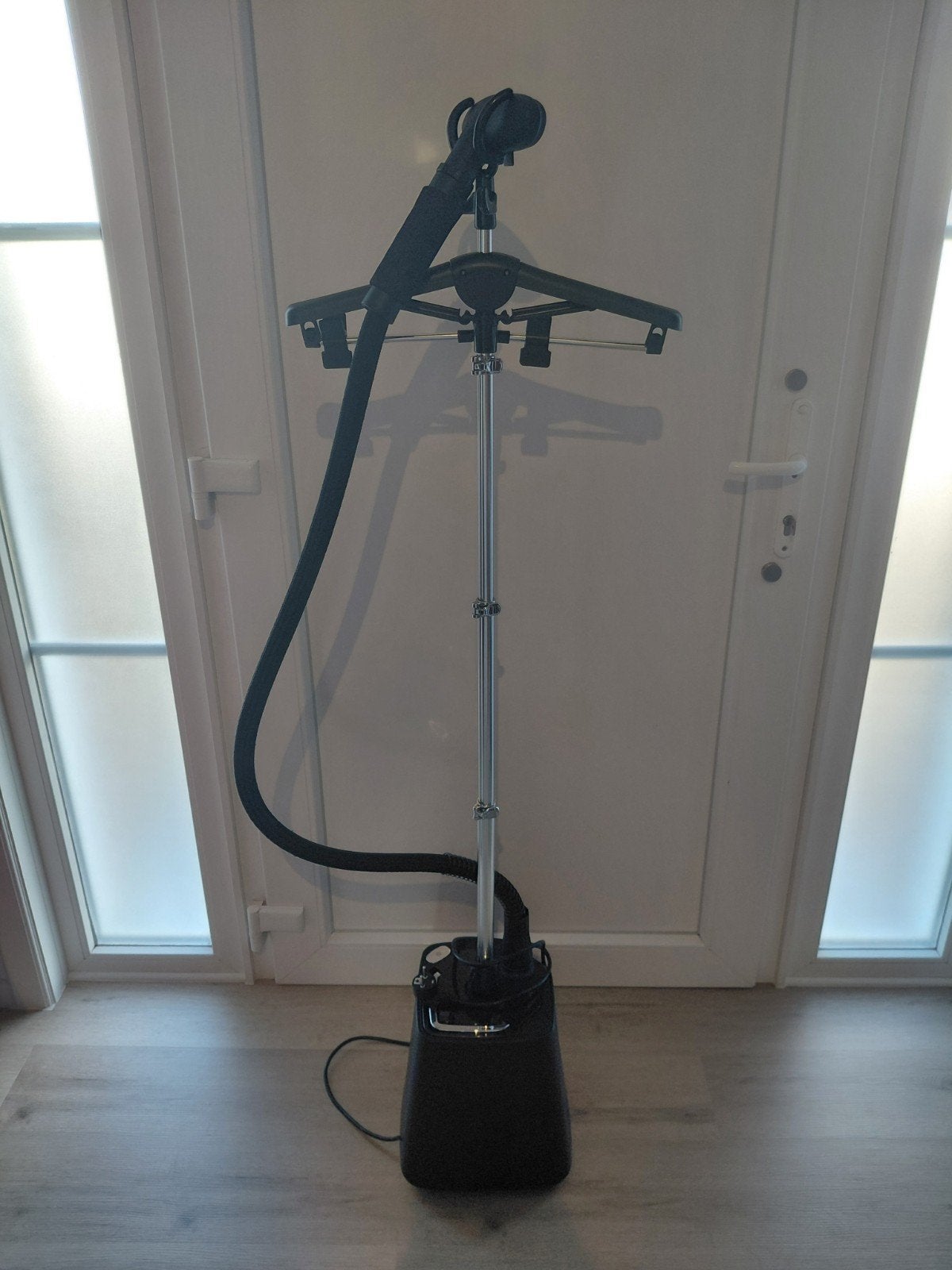 defroisseur vapeau vertical SteamOne, Electroménager, Vapeurs, Enlèvement, Comme neuf, Défroisseur