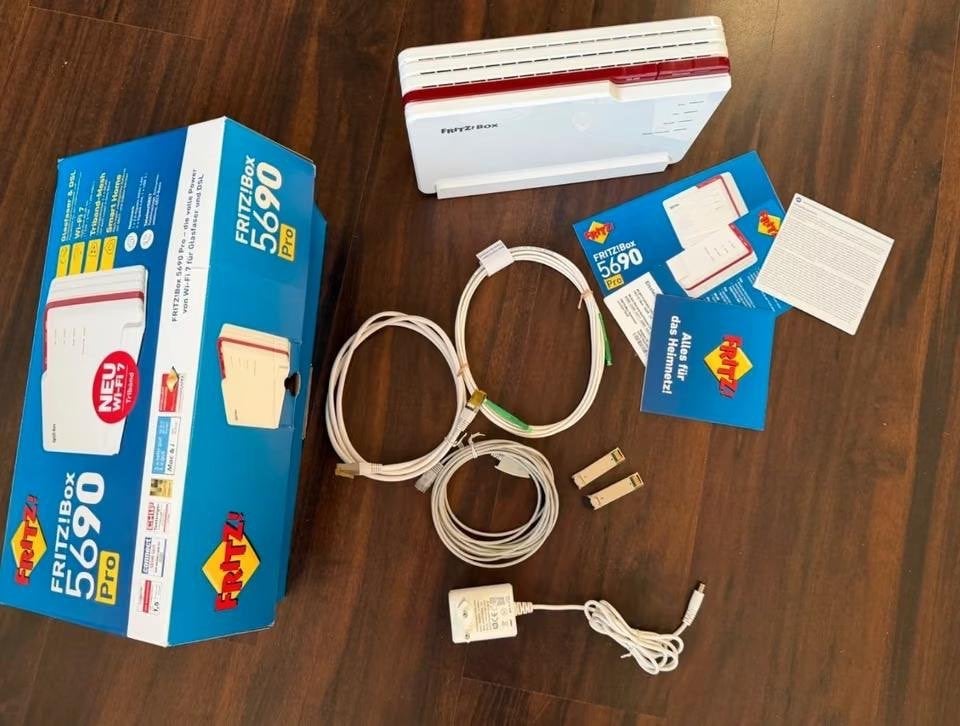 FRITZ!Box 5690 Pro, Computers en Software, Ophalen of Verzenden, Zo goed als nieuw, Router met modem, Fritzbox
