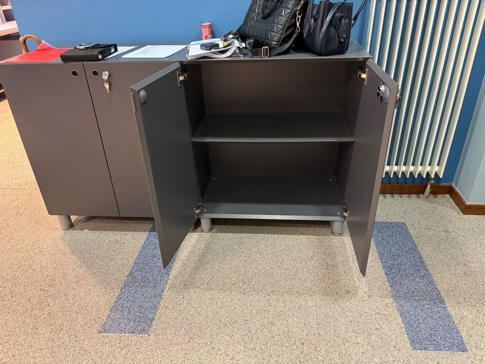 3 bureaukasten grijs in hoese staat allen, Modern, Ophalen, Gebruikt, Grijs