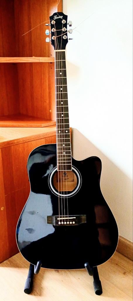 GRATIS op te halen Diest Semi-Akoestische Gitaar Lees Beschr, Musique & Instruments, Instruments à corde | Guitares | Acoustiques
