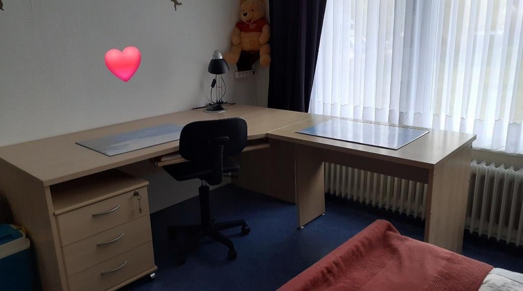 Mooie hoekbureau met ladenkastj op wielen. 200cm x200cm ZGS!, Huis en Inrichting, Ophalen