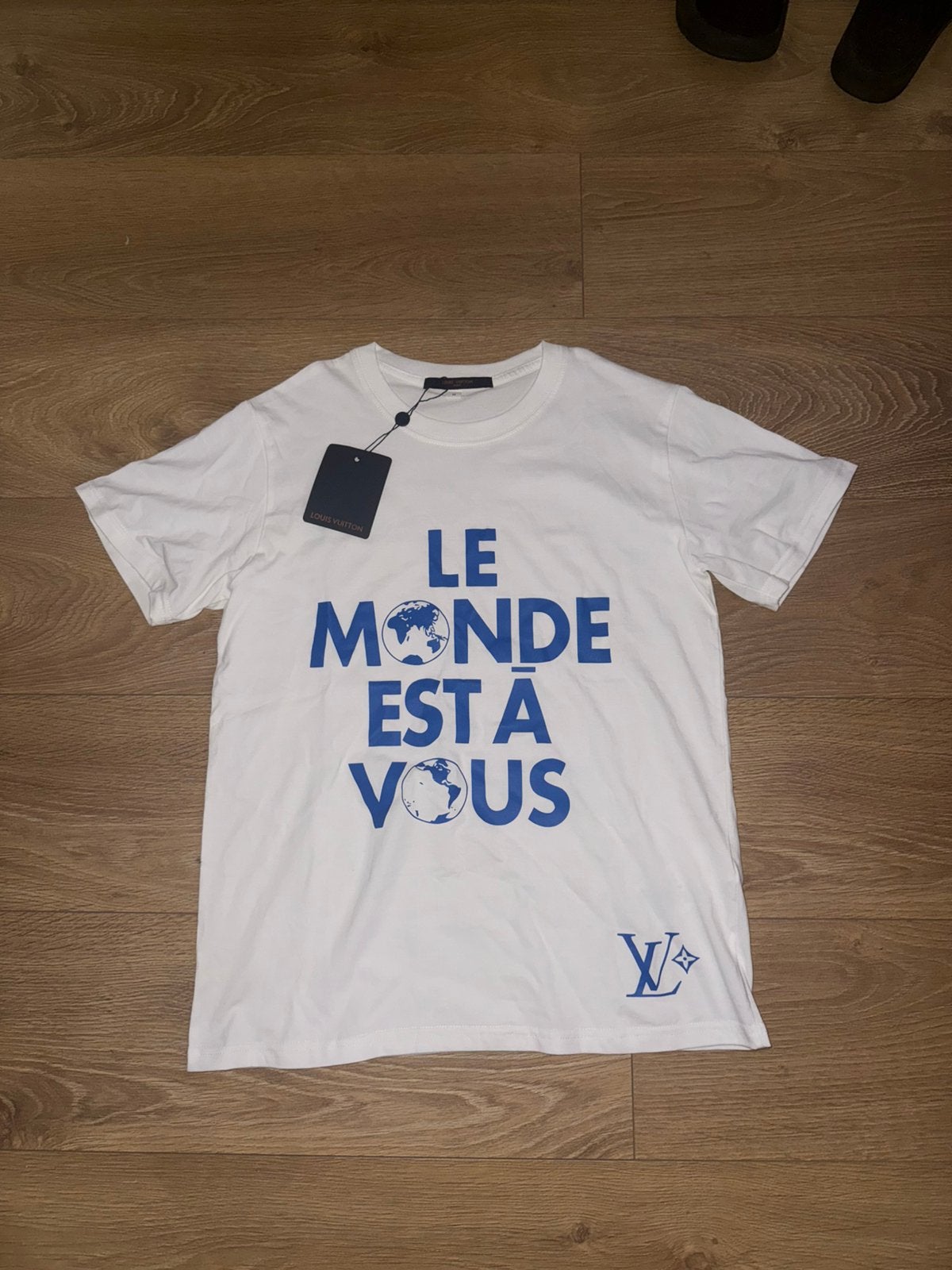 Louis V T-Shirt le monde est a vous, Kleding | Heren, T-shirts, Ophalen of Verzenden, Zo goed als nieuw