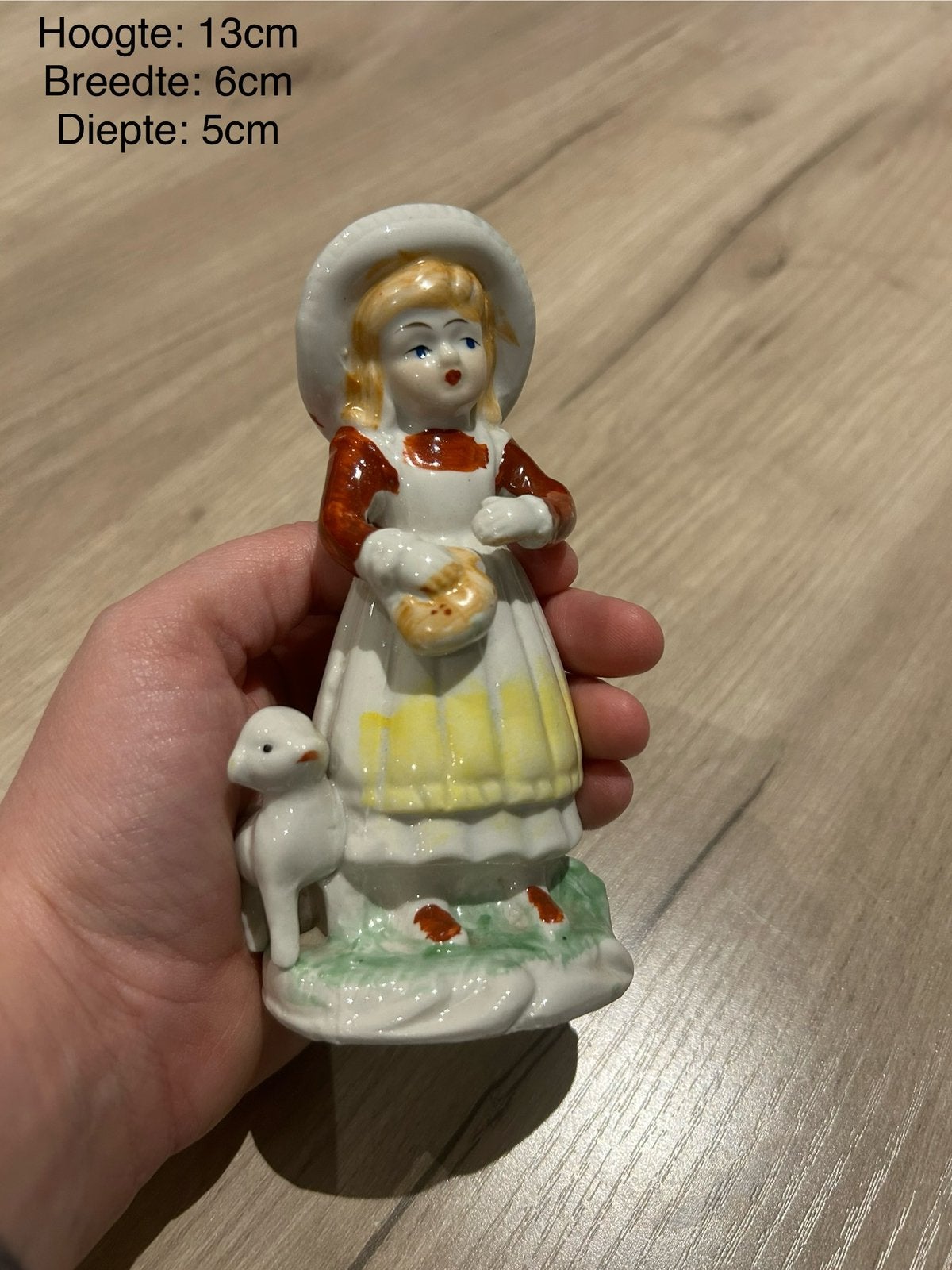 Beeldje meisje met hondje, Enlèvement ou Envoi, Comme neuf, Humain