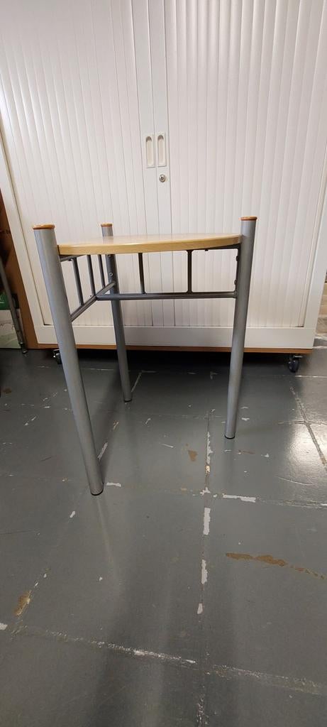 Table de nuit, Enlèvement