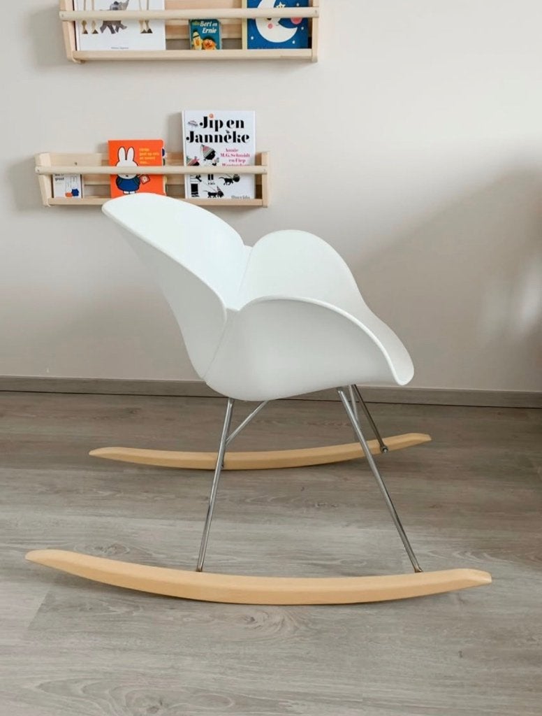 Design Schommelstoel (twv. €550) voor slechts €100, Maison & Meubles, Chaises, Enlèvement, Comme neuf, Blanc, Bois