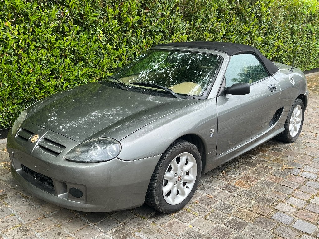 MG TF 2003 faible kilométrage 89000 16ESSENCE, Auto's, Cabriolet, 1600 cc, Bedrijf, Zilver of Grijs