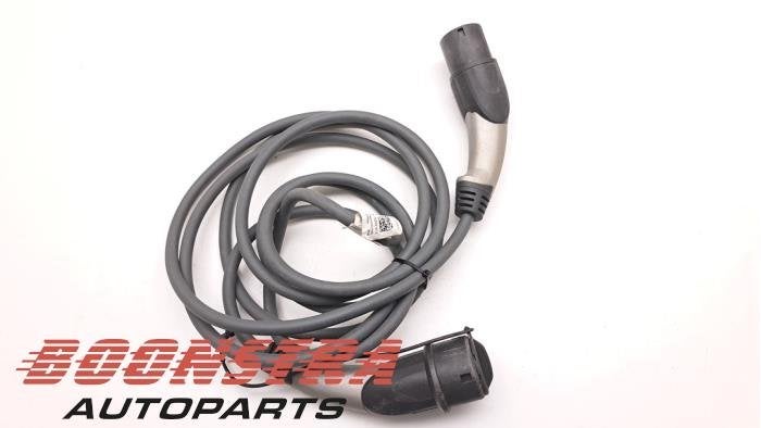 Câble de recharge électrique d'un BMW iX3, -, 3 mois de garantie, Utilisé, -