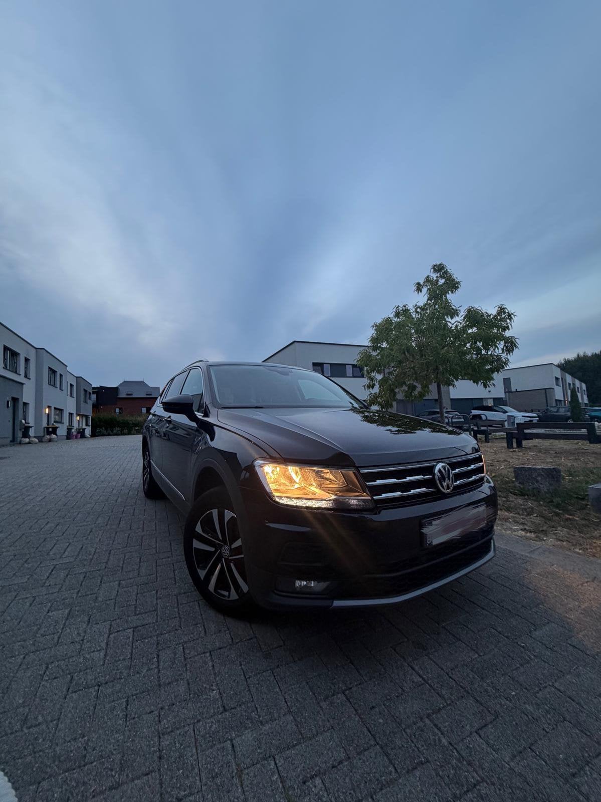 Volwagen Tiguan 7-zits automatische transmissie, Stof, Cruise Control, Zwart, 5 deurs