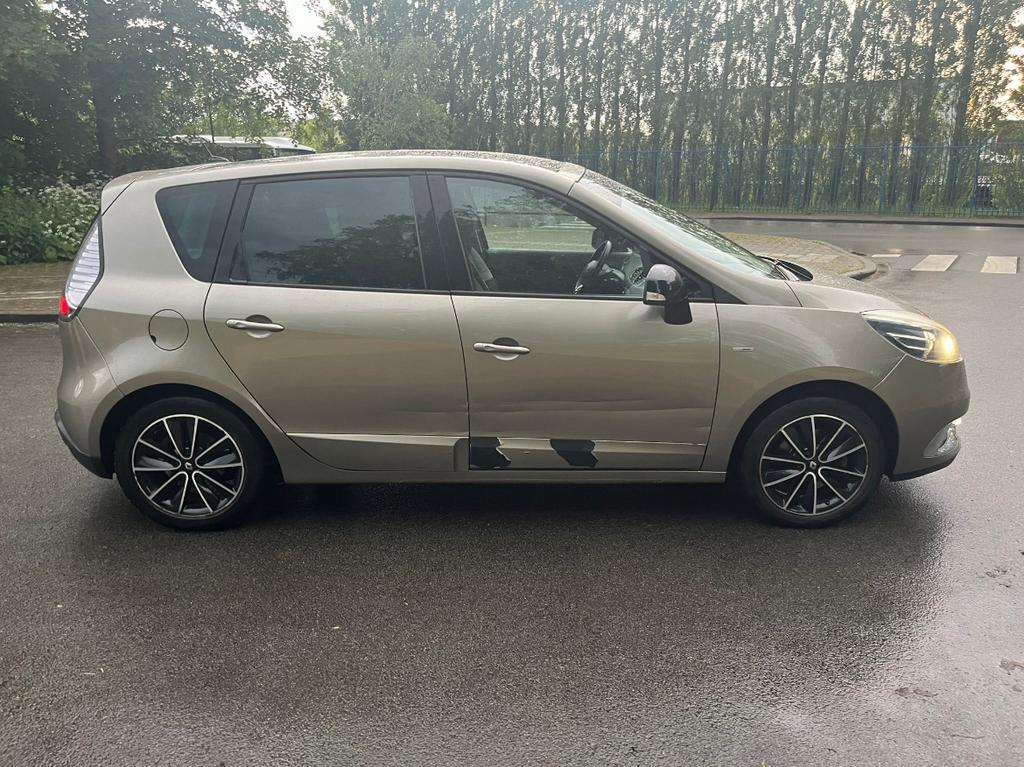 Renault scenic 1.2 essence  109000 km 09/2013, Autos, Cuir, Achat, Boîte manuelle, Noir