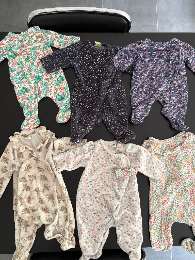 Lot pyjama et body bébé de marque, Enfants & Bébés, Tape à l'oeil, Autres types, Comme neuf, Enlèvement