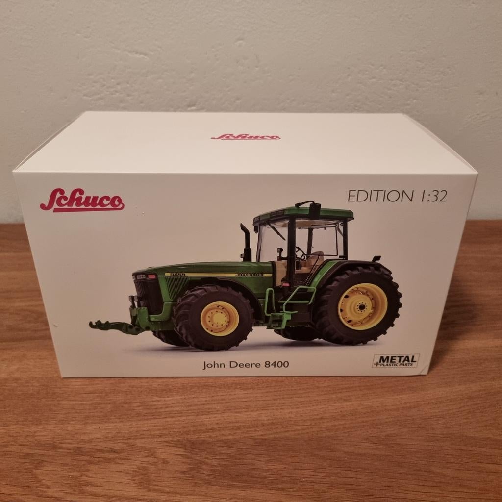 John Deere 8400 Schuco, Ophalen of Verzenden, Nieuw, Tractor of Landbouw, Schuco