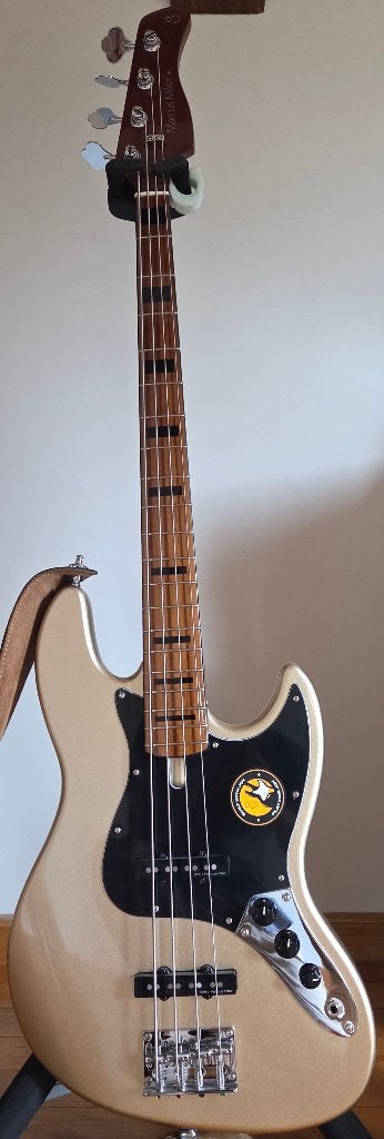 Basgitaar Sire V5-4 Champagne, Musique & Instruments, Instruments à corde | Guitares | Basses, Enlèvement, Neuf