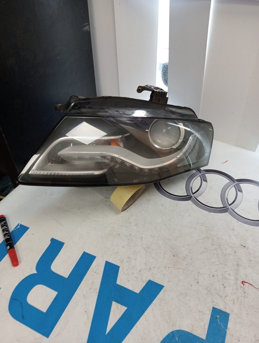 Audi A4 B8 8K koplamp xenon links 8K0941029AQ, Gebruikt, -, -, -
