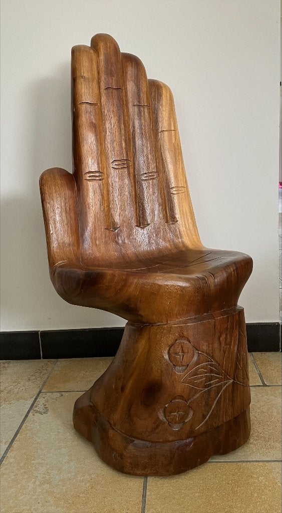 chaise miniature en forme de main Bouddha, Enlèvement