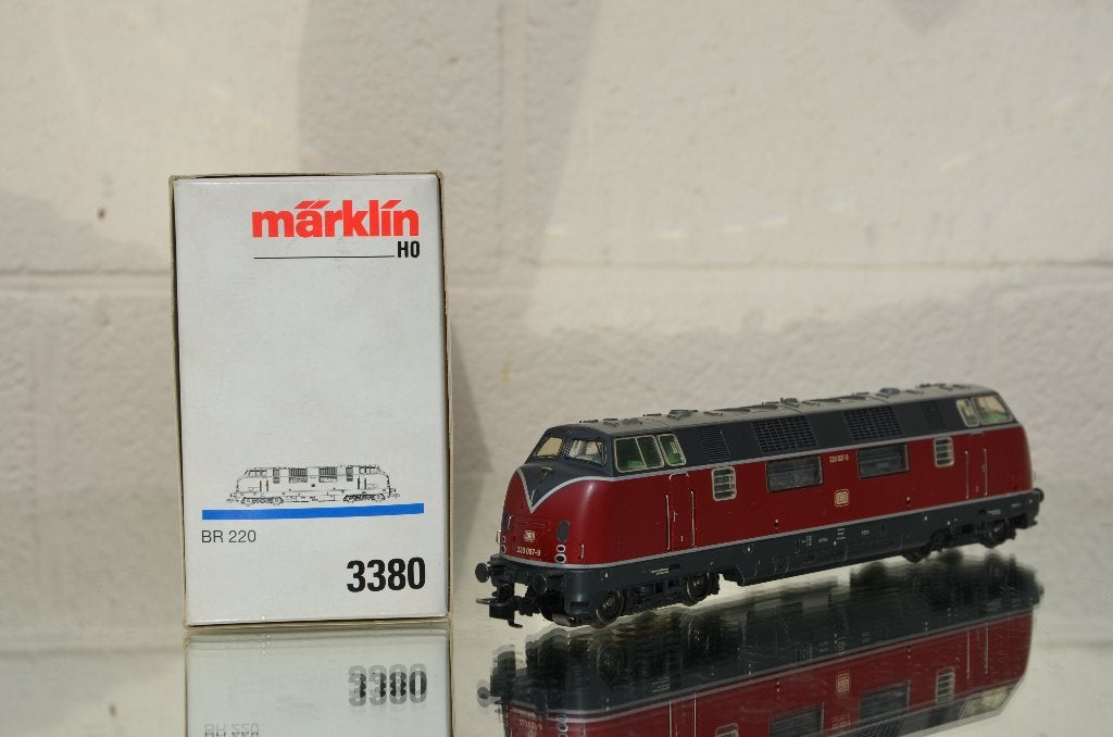 marklin 3380-BR 220-digitale diesellocomotief zie foto's, Ophalen of Verzenden, Gebruikt, Locomotief, Analoog