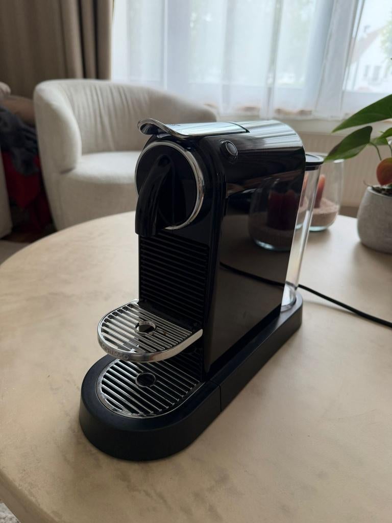 koffiemachine nespresso, Electroménager, Cafetières, Comme neuf, Dosettes et capsules de café, Cafetière, 4 à 10 tasses, Réservoir d'eau amovible