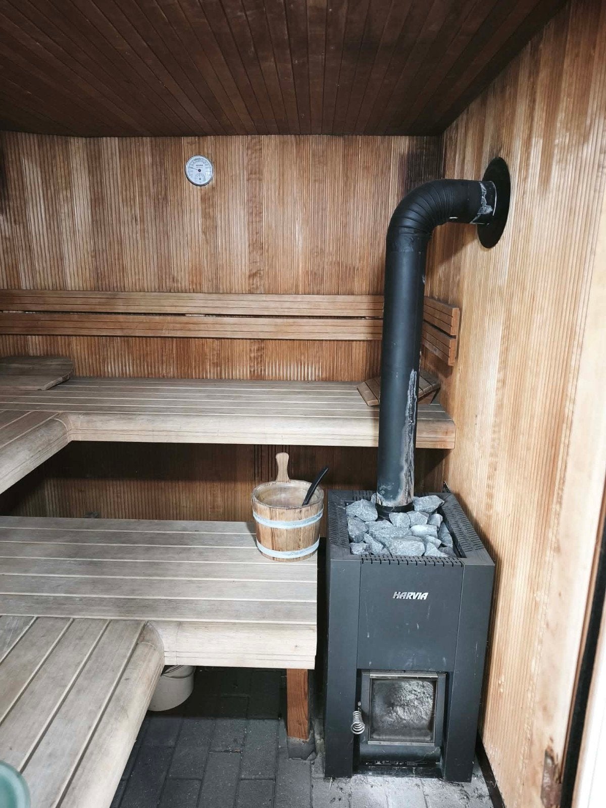 Houtgestookte Finse Sauna (220x220 cm) + Harvia Kachel, Ophalen