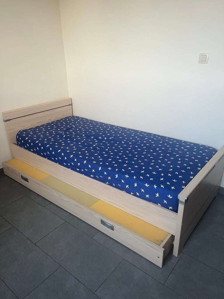 Single bed, Huis en Inrichting, Slaapkamer | Complete slaapkamers, Ophalen, Gebruikt, Eenpersoons
