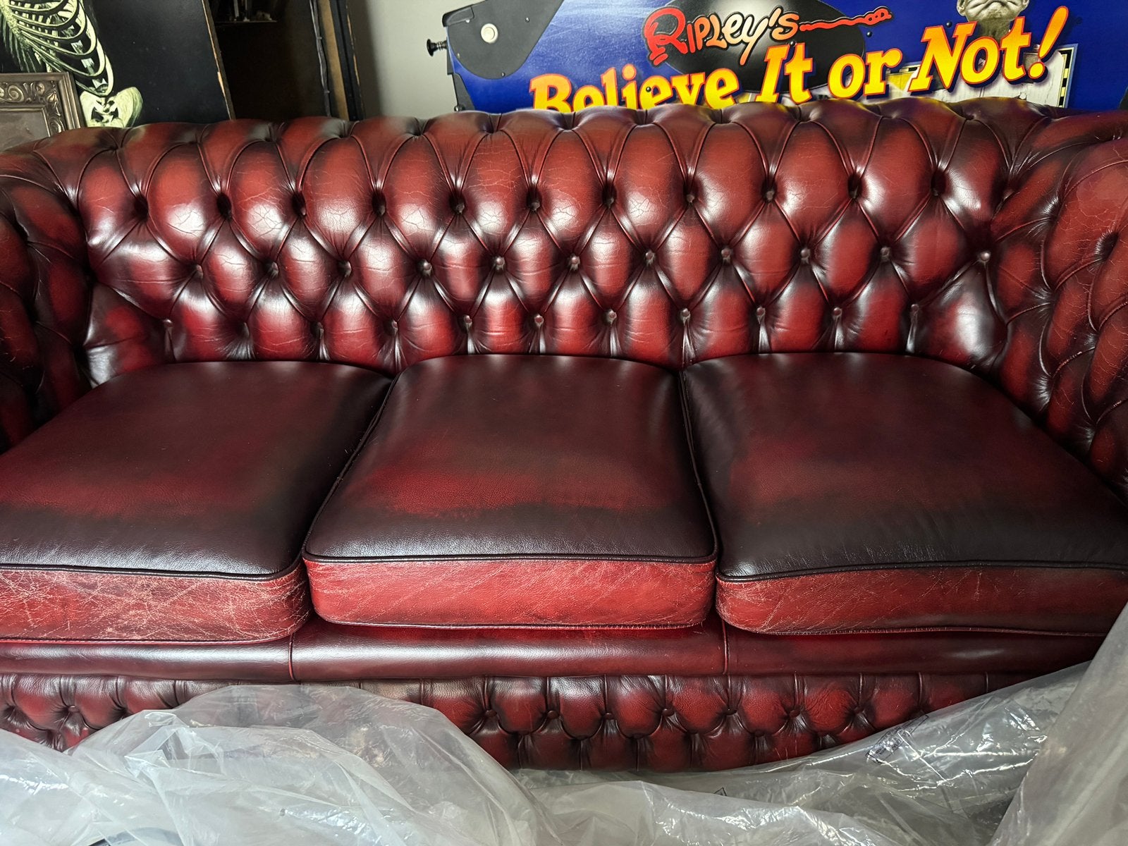Orginele Chesterfield Springvalve, Maison & Meubles, Canapés | Salons, Trois personnes, Banc droit, Enlèvement, Utilisé