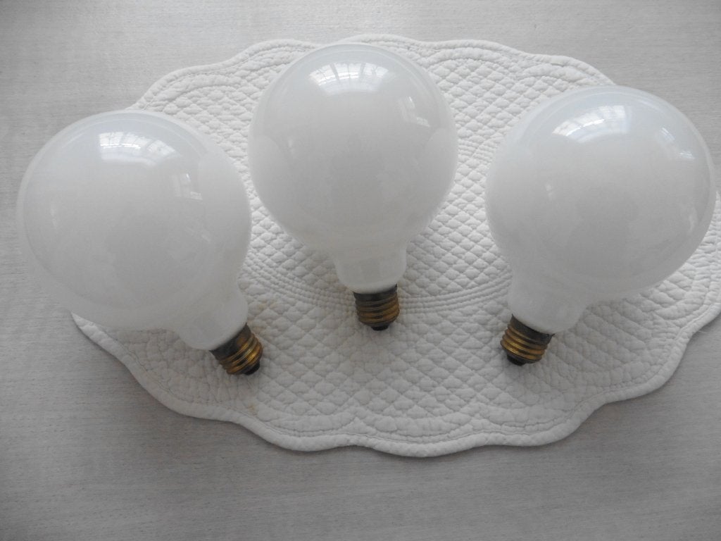 Lot de 3 ampoules en verre opaque blanc, Enlèvement