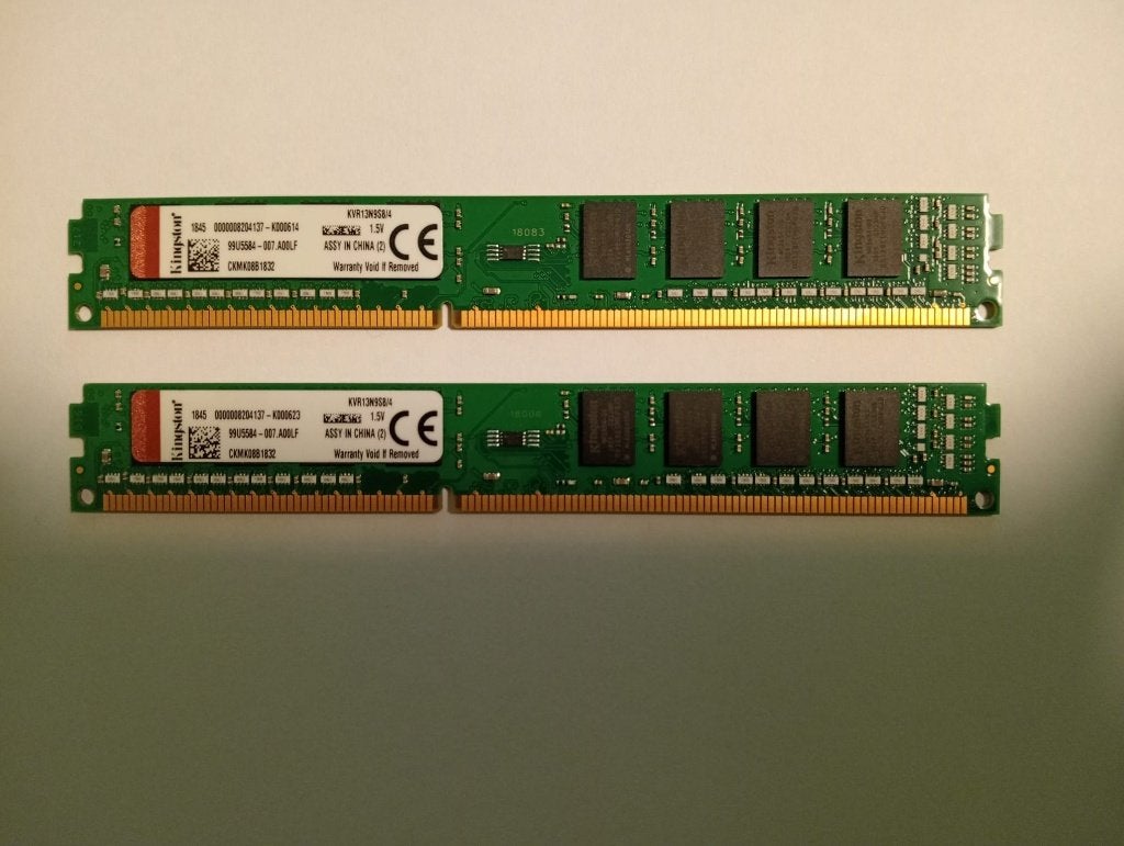 Lot de 2 barrettes RAM DDR3 4 Go Kingston KVR13N9S8/4, Enlèvement ou Envoi, Reconditionné, DDR3, Desktop