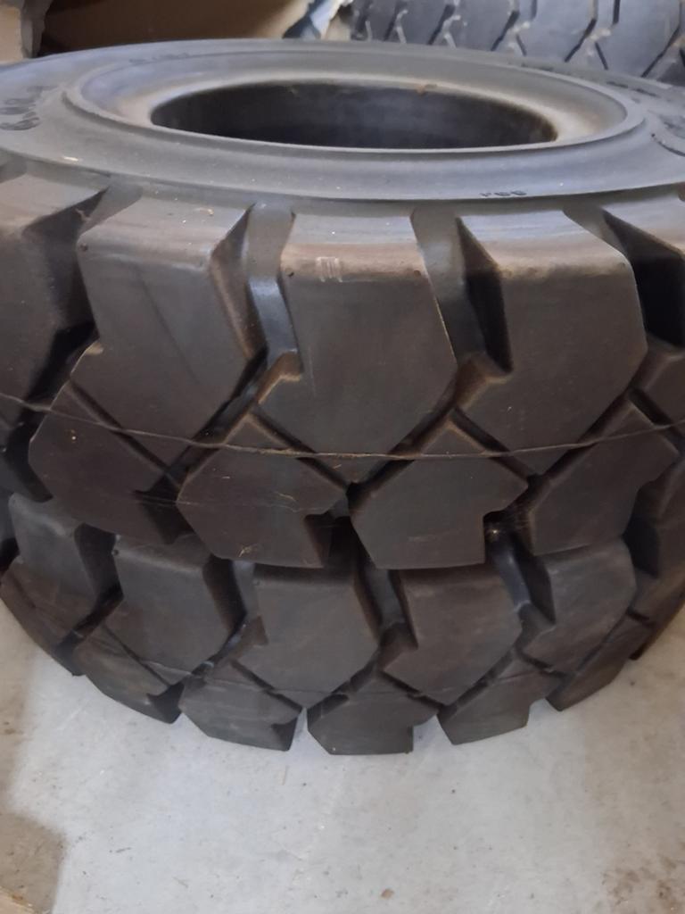 Massieve heftruckbanden, Zakelijke goederen